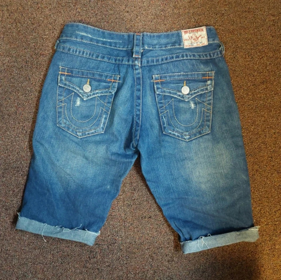 True Religion Bermuda Cut Off Jean Shorts Front Distressed 27 - Picture 2 of 8